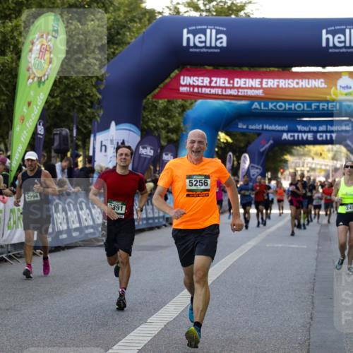 01.09.2024 - BARMER Alsterlauf Kathrin Stürmer Photography http://msf.ph/oto/6977769 01.09.2024 09:51:05 Ziel 2450, 2650, 2994, 3391, 3663, 3794, 4100, 4238, 4678, 4780, 5129, 5134, 5256, 5272, 5289 meine-sportfotos.de