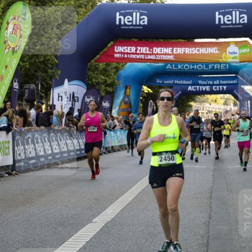01.09.2024 - BARMER Alsterlauf Kathrin Stürmer Photography http://msf.ph/oto/6977775 01.09.2024 09:51:08 Ziel 2235, 2450, 2650, 2994, 3391, 3794, 3868, 4100, 4238, 4678, 4780, 5062, 5129, 5134, 5256, 5272, 8048 meine-sportfotos.de