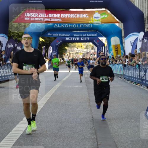 01.09.2024 - BARMER Alsterlauf Kathrin Stürmer Photography http://msf.ph/oto/6977781 01.09.2024 09:51:43 Ziel 2306, 2579, 2717, 3392, 3412, 4246, 4375, 4872, 4958, 5087, 5139, 5245 meine-sportfotos.de