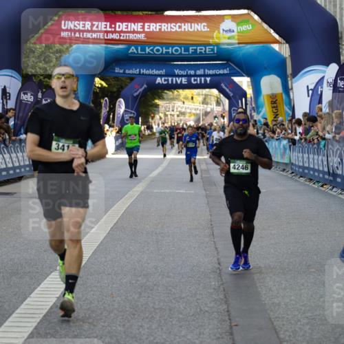 01.09.2024 - BARMER Alsterlauf Kathrin Stürmer Photography http://msf.ph/oto/6977782 01.09.2024 09:51:43 Ziel 2306, 2579, 2717, 3392, 3412, 4246, 4375, 4872, 4958, 5087, 5139, 5245 meine-sportfotos.de