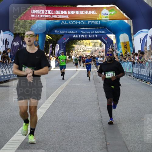 01.09.2024 - BARMER Alsterlauf Kathrin Stürmer Photography http://msf.ph/oto/6977783 01.09.2024 09:51:43 Ziel 2306, 2579, 2717, 3392, 3412, 4246, 4375, 4872, 4958, 5087, 5139, 5245 meine-sportfotos.de