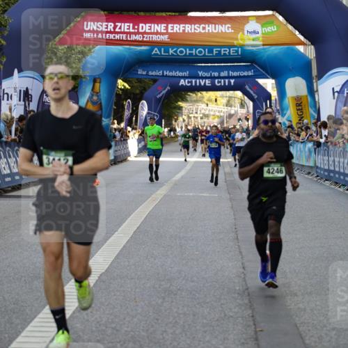 01.09.2024 - BARMER Alsterlauf Kathrin Stürmer Photography http://msf.ph/oto/6977785 01.09.2024 09:51:44 Ziel 2306, 2579, 2717, 3392, 3412, 4246, 4375, 4872, 4958, 5087, 5139 meine-sportfotos.de