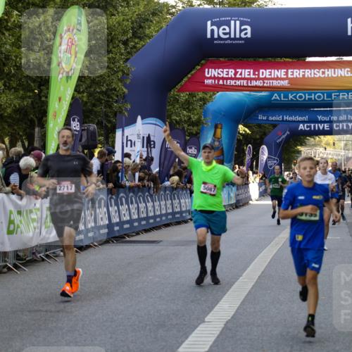 01.09.2024 - BARMER Alsterlauf Kathrin Stürmer Photography http://msf.ph/oto/6977790 01.09.2024 09:51:50 Ziel 2306, 2717, 3112, 3133, 3392, 3605, 4375, 4872, 4958, 5087, 5139, 5277 meine-sportfotos.de