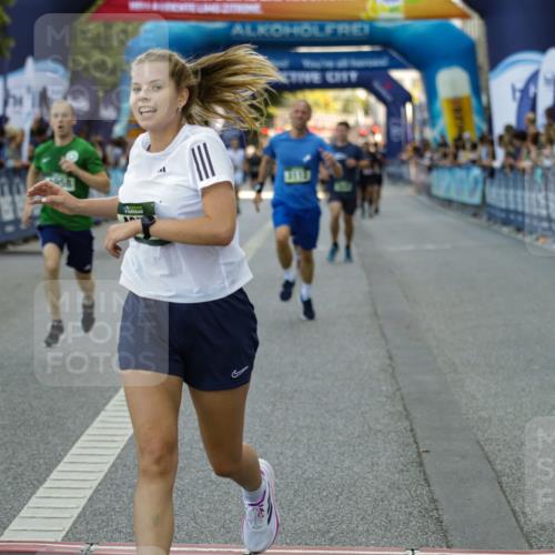 01.09.2024 - BARMER Alsterlauf Kathrin Stürmer Photography http://msf.ph/oto/6977793 01.09.2024 09:51:55 Ziel 2717, 3112, 3133, 3605, 3942, 4375, 4958, 5087, 5139, 5268, 5277 meine-sportfotos.de