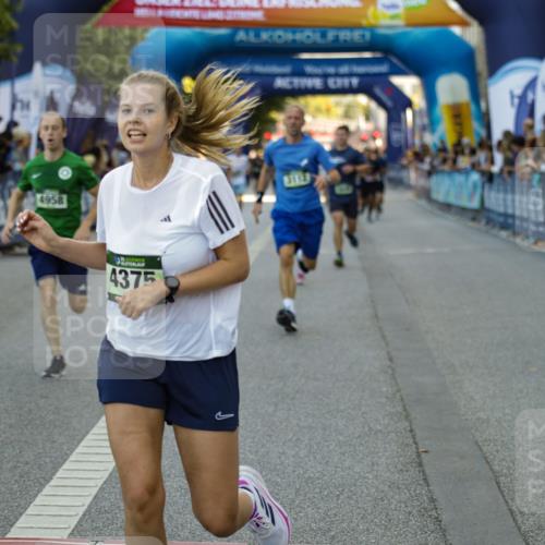 01.09.2024 - BARMER Alsterlauf Kathrin Stürmer Photography http://msf.ph/oto/6977794 01.09.2024 09:51:55 Ziel 2717, 3112, 3133, 3605, 3942, 4375, 4958, 5087, 5139, 5268, 5277 meine-sportfotos.de
