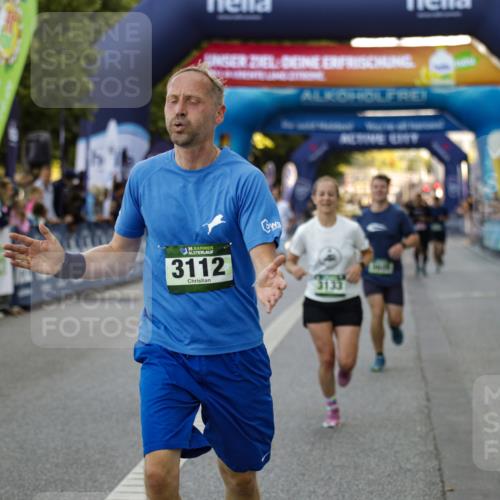 01.09.2024 - BARMER Alsterlauf Kathrin Stürmer Photography http://msf.ph/oto/6977798 01.09.2024 09:51:58 Ziel 3112, 3133, 3430, 3605, 3942, 4343, 4375, 4536, 4700, 4958, 5268, 5277, 8322 meine-sportfotos.de