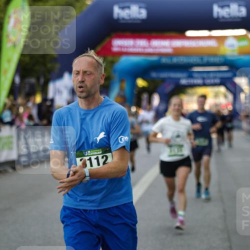 01.09.2024 - BARMER Alsterlauf Kathrin Stürmer Photography http://msf.ph/oto/6977799 01.09.2024 09:51:58 Ziel 3112, 3133, 3430, 3605, 3942, 4343, 4375, 4536, 4700, 4958, 5268, 5277, 8322 meine-sportfotos.de