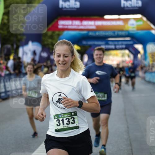 01.09.2024 - BARMER Alsterlauf Kathrin Stürmer Photography http://msf.ph/oto/6977804 01.09.2024 09:52:00 Ziel 3112, 3133, 3430, 3605, 3942, 4343, 4536, 4649, 4700, 5268, 5277, 8322 meine-sportfotos.de