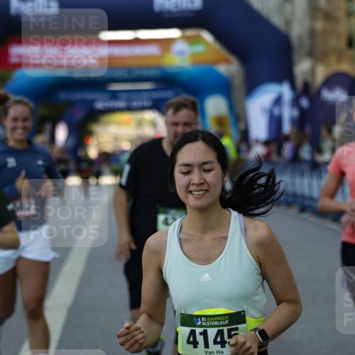 01.09.2024 - BARMER Alsterlauf Kathrin Stürmer Photography http://msf.ph/oto/6977814 01.09.2024 10:13:09 Ziel 2259, 2888, 3195, 3196, 3239, 3276, 3562, 3619, 3742, 3886, 4127, 4145, 4184, 4214, 4244, 4582, 4603, 5042, 8199 meine-sportfotos.de