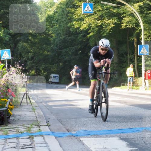08.09.2024 - Stadtparktriathlon Zöllner http://msf.ph/oto/6979829 08.09.2024 08:57:10 Radfahren 77 meine-sportfotos.de