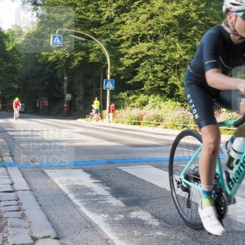 08.09.2024 - Stadtparktriathlon Zöllner http://msf.ph/oto/6981491 08.09.2024 09:10:42 Radfahren 8, 41, 131 meine-sportfotos.de
