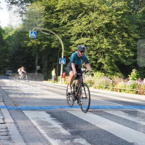 08.09.2024 - Stadtparktriathlon Zöllner http://msf.ph/oto/6981726 08.09.2024 09:13:10 Radfahren 180 meine-sportfotos.de