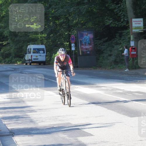 08.09.2024 - Stadtparktriathlon Zöllner http://msf.ph/oto/6983390 08.09.2024 09:32:15 Radfahren 95, 124, 140 meine-sportfotos.de