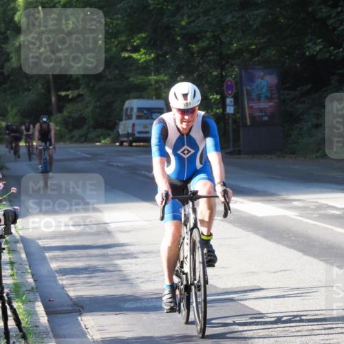 08.09.2024 - Stadtparktriathlon Zöllner http://msf.ph/oto/6983467 08.09.2024 09:33:08 Radfahren 101, 111, 128, 132, 157, 171, 176 meine-sportfotos.de