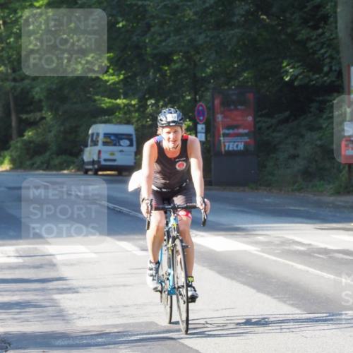 08.09.2024 - Stadtparktriathlon Zöllner http://msf.ph/oto/6983682 08.09.2024 09:36:08 Radfahren 143 meine-sportfotos.de
