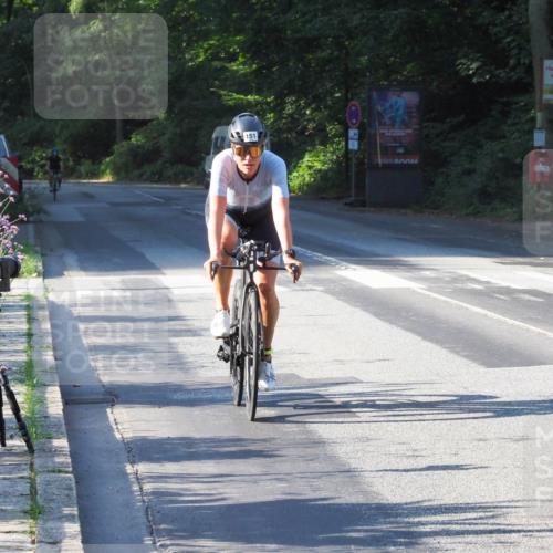 08.09.2024 - Stadtparktriathlon Zöllner http://msf.ph/oto/6983793 08.09.2024 09:38:14 Radfahren 151, 164 meine-sportfotos.de