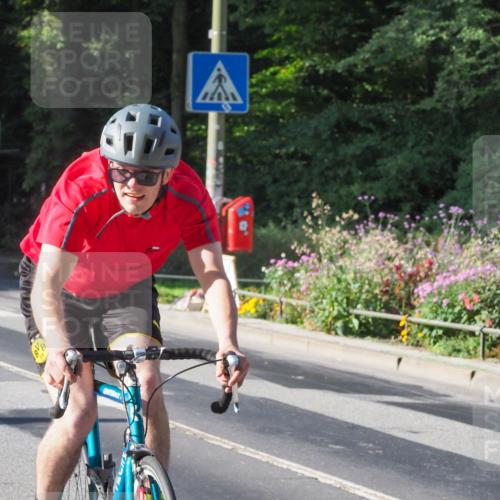 08.09.2024 - Stadtparktriathlon Zöllner http://msf.ph/oto/6984159 08.09.2024 09:49:07 Radfahren 201 meine-sportfotos.de