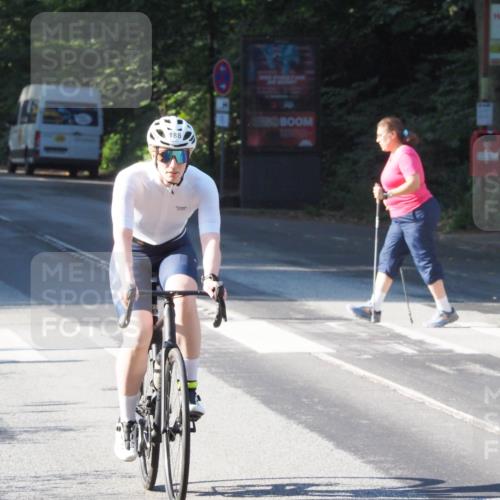08.09.2024 - Stadtparktriathlon Zöllner http://msf.ph/oto/6984473 08.09.2024 09:52:16 Radfahren 188 meine-sportfotos.de