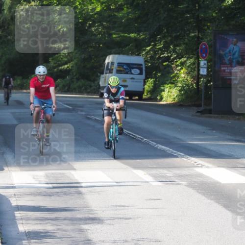 08.09.2024 - Stadtparktriathlon Zöllner http://msf.ph/oto/6984526 08.09.2024 09:52:42 Radfahren 220, 241, 258, 262 meine-sportfotos.de