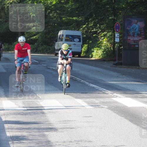 08.09.2024 - Stadtparktriathlon Zöllner http://msf.ph/oto/6984529 08.09.2024 09:52:43 Radfahren 141, 220, 241, 258, 262 meine-sportfotos.de