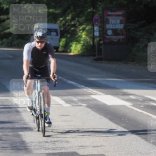 08.09.2024 - Stadtparktriathlon Zöllner http://msf.ph/oto/6984588 08.09.2024 09:52:55 Radfahren 141, 213, 215, 230 meine-sportfotos.de