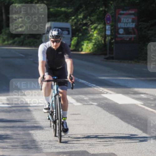 08.09.2024 - Stadtparktriathlon Zöllner http://msf.ph/oto/6984590 08.09.2024 09:52:55 Radfahren 141, 213, 215, 230 meine-sportfotos.de