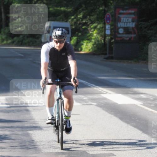 08.09.2024 - Stadtparktriathlon Zöllner http://msf.ph/oto/6984591 08.09.2024 09:52:56 Radfahren 141, 213, 215, 230 meine-sportfotos.de