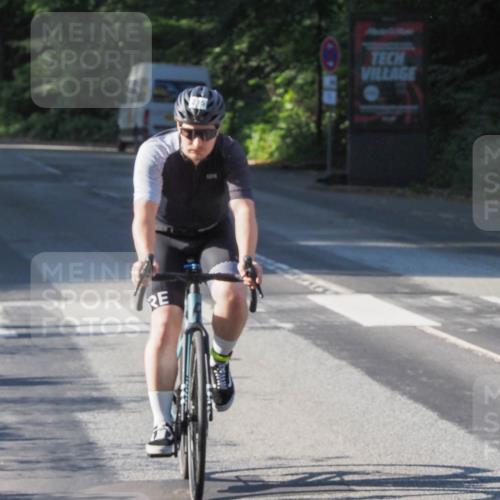 08.09.2024 - Stadtparktriathlon Zöllner http://msf.ph/oto/6984592 08.09.2024 09:52:56 Radfahren 141, 213, 215, 230 meine-sportfotos.de