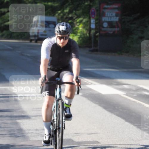 08.09.2024 - Stadtparktriathlon Zöllner http://msf.ph/oto/6984594 08.09.2024 09:52:56 Radfahren 141, 213, 215, 230 meine-sportfotos.de