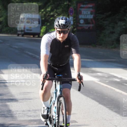 08.09.2024 - Stadtparktriathlon Zöllner http://msf.ph/oto/6984597 08.09.2024 09:52:56 Radfahren 141, 213, 215, 230 meine-sportfotos.de