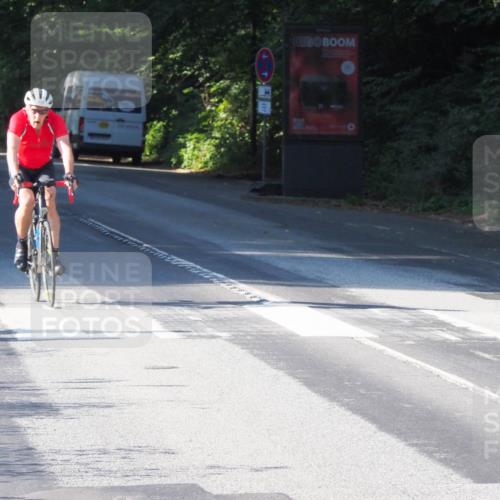 08.09.2024 - Stadtparktriathlon Zöllner http://msf.ph/oto/6984604 08.09.2024 09:53:01 Radfahren 215, 230 meine-sportfotos.de