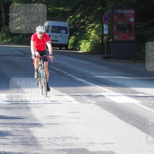 08.09.2024 - Stadtparktriathlon Zöllner http://msf.ph/oto/6984606 08.09.2024 09:53:01 Radfahren 215, 230 meine-sportfotos.de