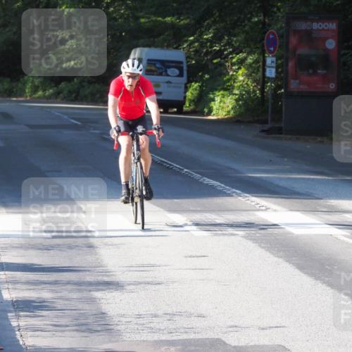 08.09.2024 - Stadtparktriathlon Zöllner http://msf.ph/oto/6984608 08.09.2024 09:53:01 Radfahren 215, 230 meine-sportfotos.de