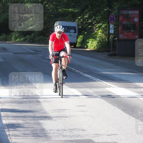 08.09.2024 - Stadtparktriathlon Zöllner http://msf.ph/oto/6984609 08.09.2024 09:53:01 Radfahren 215, 230 meine-sportfotos.de