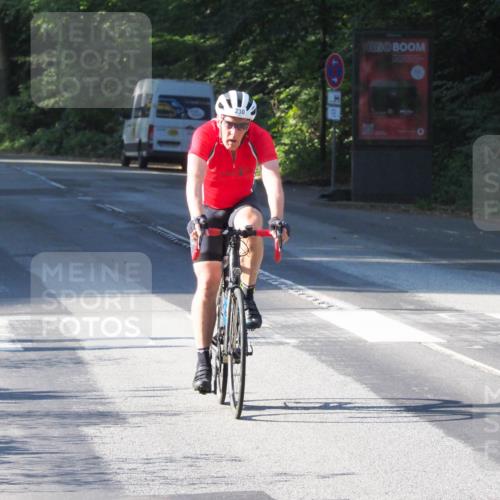08.09.2024 - Stadtparktriathlon Zöllner http://msf.ph/oto/6984617 08.09.2024 09:53:02 Radfahren 230 meine-sportfotos.de