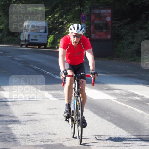 08.09.2024 - Stadtparktriathlon Zöllner http://msf.ph/oto/6984621 08.09.2024 09:53:02 Radfahren 230 meine-sportfotos.de