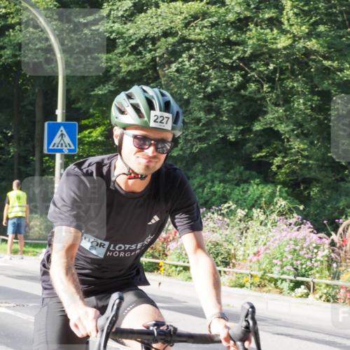 08.09.2024 - Stadtparktriathlon Zöllner http://msf.ph/oto/6987194 08.09.2024 09:56:06 Radfahren 219, 227 meine-sportfotos.de