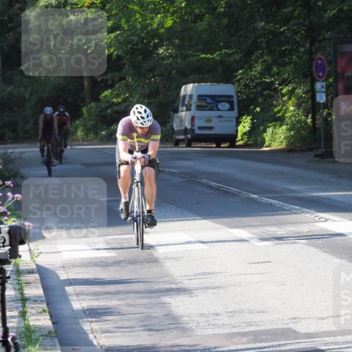 08.09.2024 - Stadtparktriathlon Zöllner http://msf.ph/oto/6987292 08.09.2024 09:57:56 Radfahren 193, 200, 211, 217 meine-sportfotos.de
