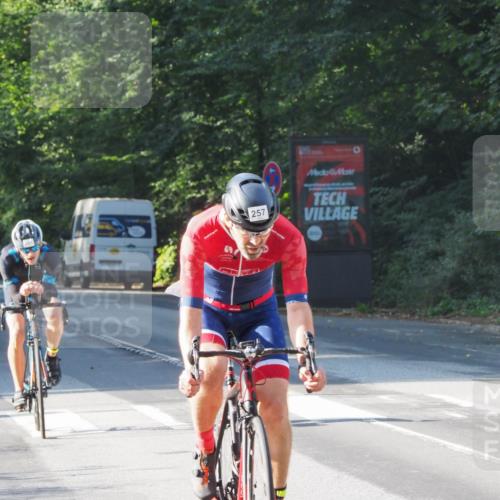 08.09.2024 - Stadtparktriathlon Zöllner http://msf.ph/oto/6987347 08.09.2024 09:59:00 Radfahren 241, 257, 258 meine-sportfotos.de