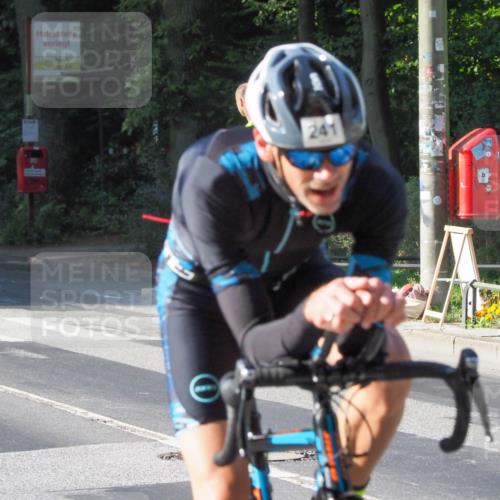 08.09.2024 - Stadtparktriathlon Zöllner http://msf.ph/oto/6987356 08.09.2024 09:59:02 Radfahren 241, 257 meine-sportfotos.de