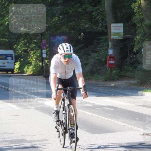 08.09.2024 - Stadtparktriathlon Zöllner http://msf.ph/oto/6987436 08.09.2024 10:00:31 Radfahren 216 meine-sportfotos.de