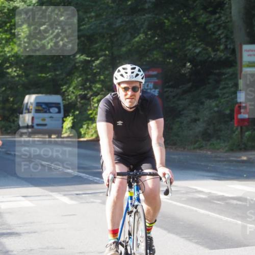 08.09.2024 - Stadtparktriathlon Zöllner http://msf.ph/oto/6987457 08.09.2024 10:00:47 Radfahren 220, 255 meine-sportfotos.de