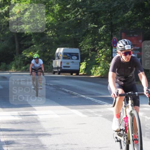 08.09.2024 - Stadtparktriathlon Zöllner http://msf.ph/oto/6987551 08.09.2024 10:01:40 Radfahren 186, 192, 195, 237, 238, 244 meine-sportfotos.de