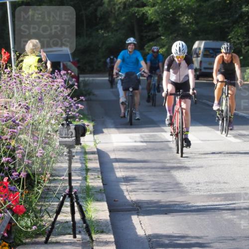08.09.2024 - Stadtparktriathlon Zöllner http://msf.ph/oto/6987659 08.09.2024 10:03:12 Radfahren 183, 199, 210, 219, 248, 251 meine-sportfotos.de