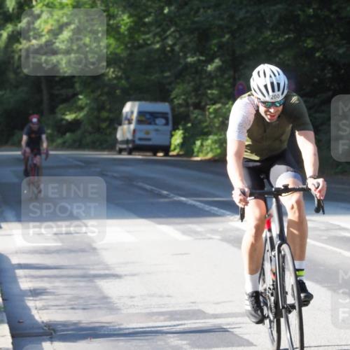 08.09.2024 - Stadtparktriathlon Zöllner http://msf.ph/oto/6987742 08.09.2024 10:04:20 Radfahren 184, 200, 227, 253 meine-sportfotos.de