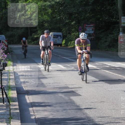 08.09.2024 - Stadtparktriathlon Zöllner http://msf.ph/oto/6987816 08.09.2024 10:04:58 Radfahren 211, 217, 234, 246 meine-sportfotos.de