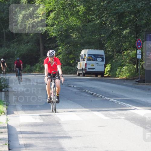 08.09.2024 - Stadtparktriathlon Zöllner http://msf.ph/oto/6987829 08.09.2024 10:05:14 Radfahren 201, 231 meine-sportfotos.de
