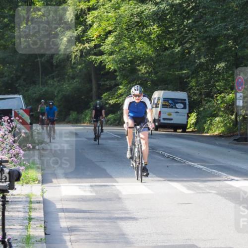 08.09.2024 - Stadtparktriathlon Zöllner http://msf.ph/oto/6987960 08.09.2024 10:06:21 Radfahren 207, 223, 226 meine-sportfotos.de