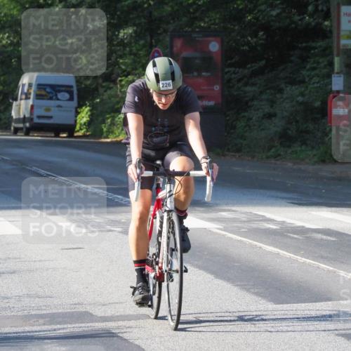 08.09.2024 - Stadtparktriathlon Zöllner http://msf.ph/oto/6987968 08.09.2024 10:06:26 Radfahren 207, 218, 223, 226 meine-sportfotos.de