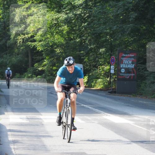 08.09.2024 - Stadtparktriathlon Zöllner http://msf.ph/oto/6988007 08.09.2024 10:06:52 Radfahren 188, 222 meine-sportfotos.de